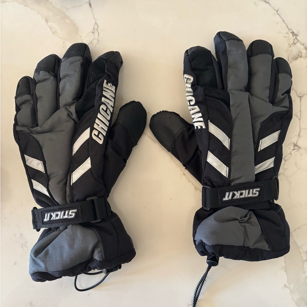 ***SOLD***
Chicane Ski/Snow Gloves Black/Gray Men’s XL Water-Resistant Insulated